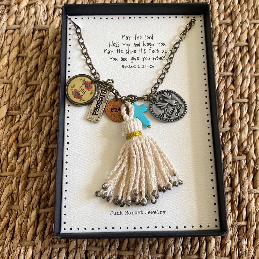 NATURAL LIFE JUNK MARKET NECKLACE